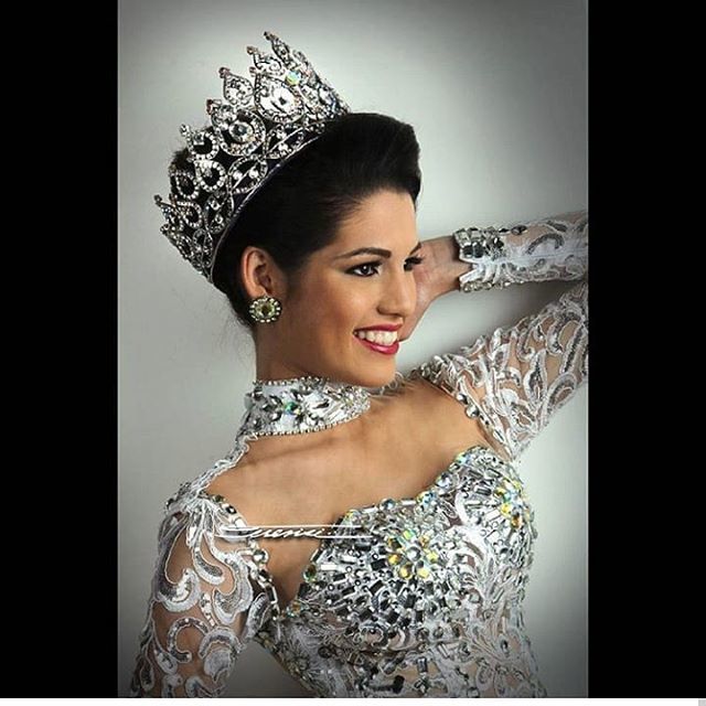 enferiate's tweet photo. @yaimarfiss2018, Reina de la #fiss 2018
.
.
¿Que fue lo mejor de la feria de San Sebastián del año pasado?
.
.
#Enferiate 🎉 #Sancristobal #Venezuela #tachira #reinadelafiss #fiss2019 #QueriendoLoNuestro https://t.co/xg8zg8n0Y6 https://t.co/myxcZ6QlaM