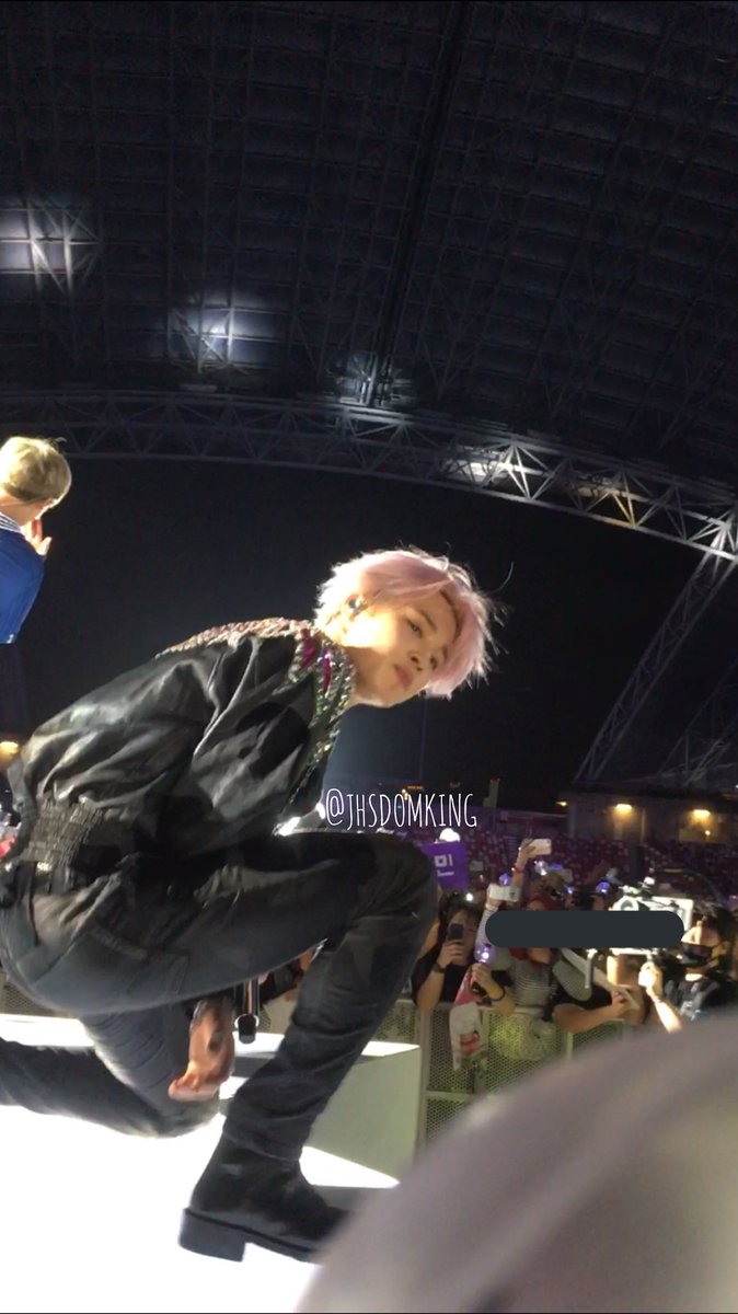 JHSDOMKING's tweet photo. "rt this tweet for a good luck"

#LOVEYOURSELFINSG #LYTourInSG @BTS_twt https://t.co/BM88HrREtZ