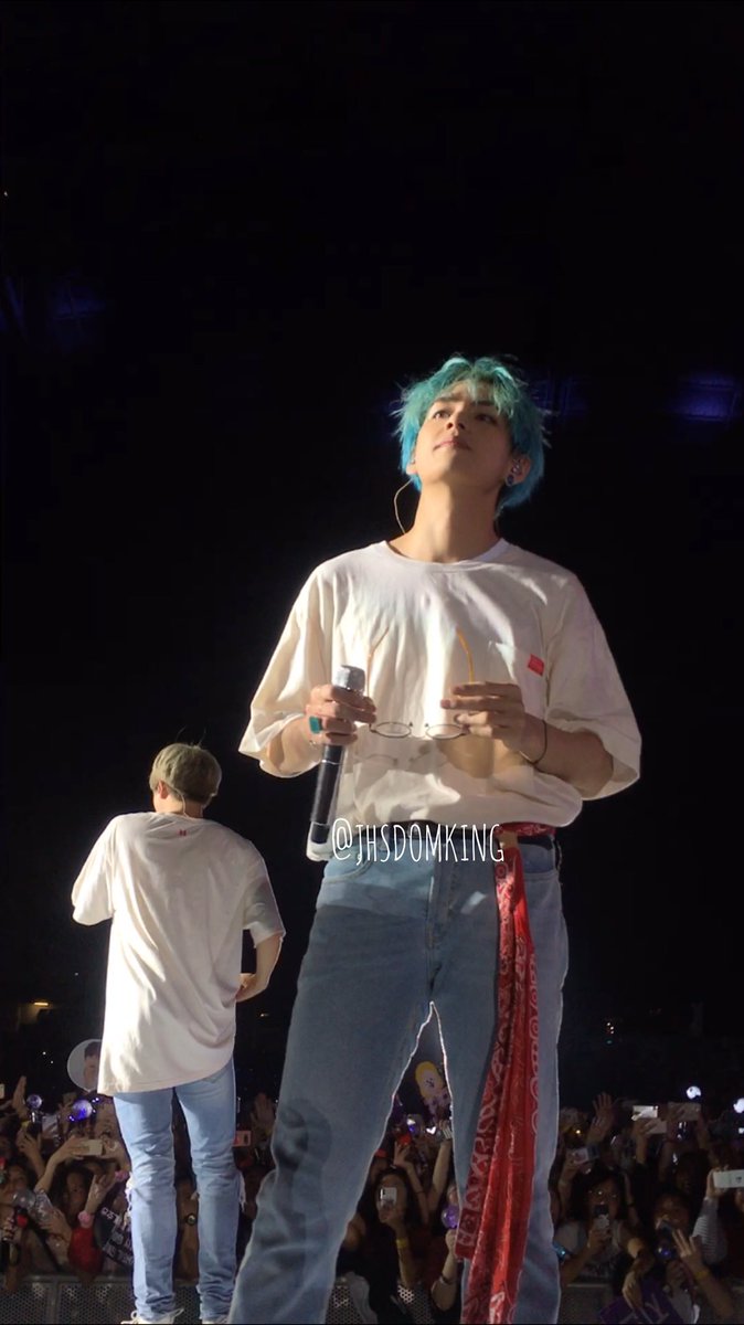 JHSDOMKING's tweet photo. "rt this tweet for a good luck"

#LOVEYOURSELFINSG #LYTourInSG @BTS_twt https://t.co/BM88HrREtZ
