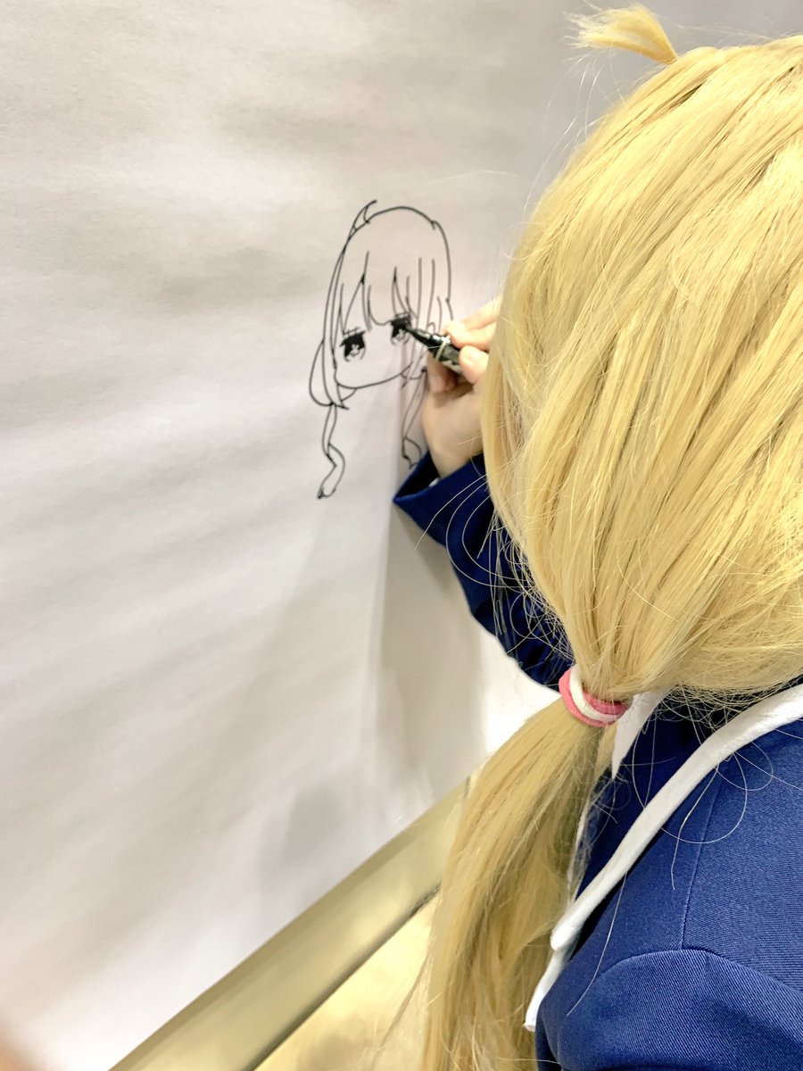 5号館の落書きコーナーに落書きしてあるので来られる方はよければ見つけてやってください(*'꒳`*)!
バランス悪くなったので恥ずかしいですがー!! 