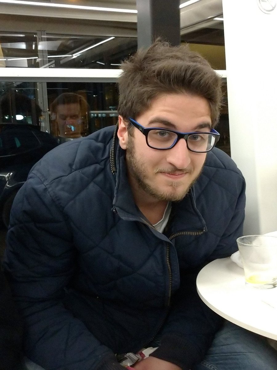 FellowChishi's tweet photo. @HIDEO_KOJIMA_EN can you greet my friend from Italy happy birthday? He's a dead hard fan who can't wait for #DeathStranding (Also he's a big Metal Gear fan) https://t.co/M6jU8q2m3c