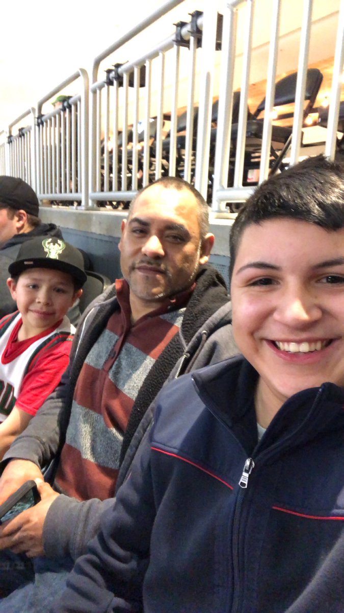 chuyt24's tweet photo. Went to #monstejam with my dad and my cousin Cristian https://t.co/FVMQVMaZvB
