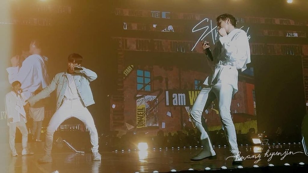 ig_nano002's tweet photo. หัวใจจิวาย😭❤️🔥

#straykids #UNVEILTOURINBANGKOK 
#ชางบิน #서창빈 #ฮยอนจิน #Hyunjin #เด็กหลง #스트레이키즈 #현진 #황현진 @Stray_Kids https://t.co/ZuUu7ufdRz
