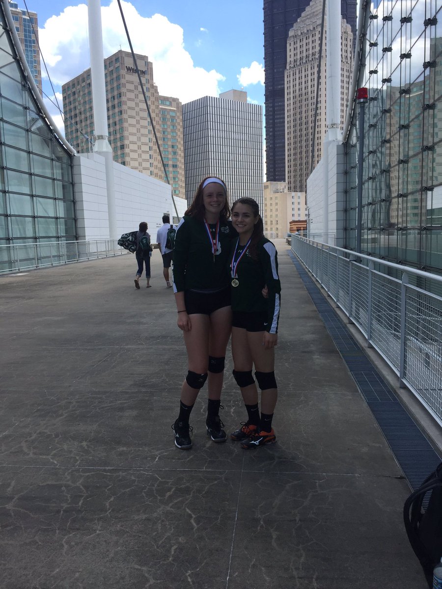 delaney3oshea's tweet photo. HAPPY BIRTHDAY CARLY!!!!! @carlyaugustine https://t.co/cHKgxSmN4t
