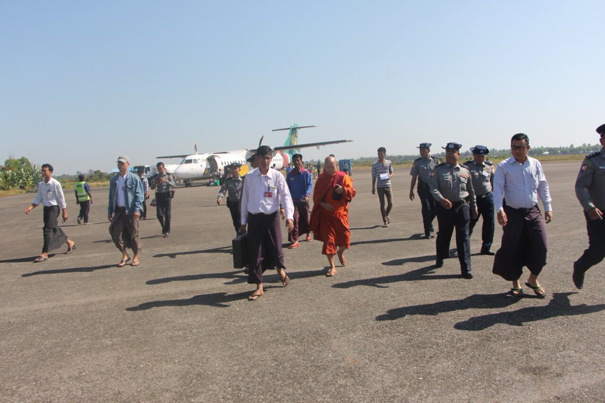 wiramyo's tweet photo. 19.1.2019
ဒီတစ္ခါေတာ့
ရခိုင္သတ္လို႔ေသၾကရတဲ့
ႏိုင္င့ံဝန္ထမ္းေတြအတြက္အလွဴေငြသြားေပးတာပါ။

မန္းမဘသ စုေပါင္းအလွဴေငြ ၃၅သိန္းပါ။ https://t.co/A2ss6lv96E