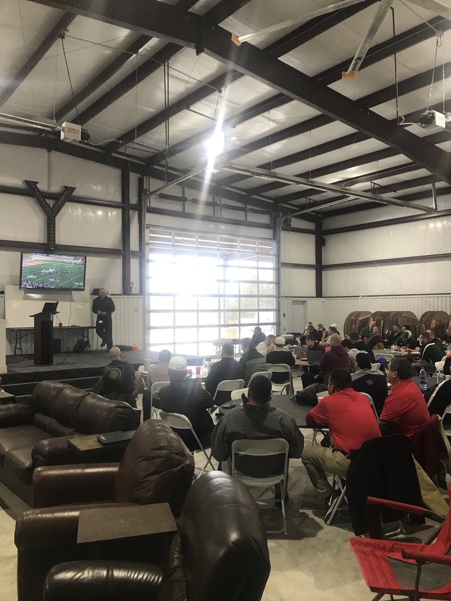 coacheeedJHS's tweet image. Coaches from five states gathered for a great day of food, fellowship, and talking ball!  #OptionFootball