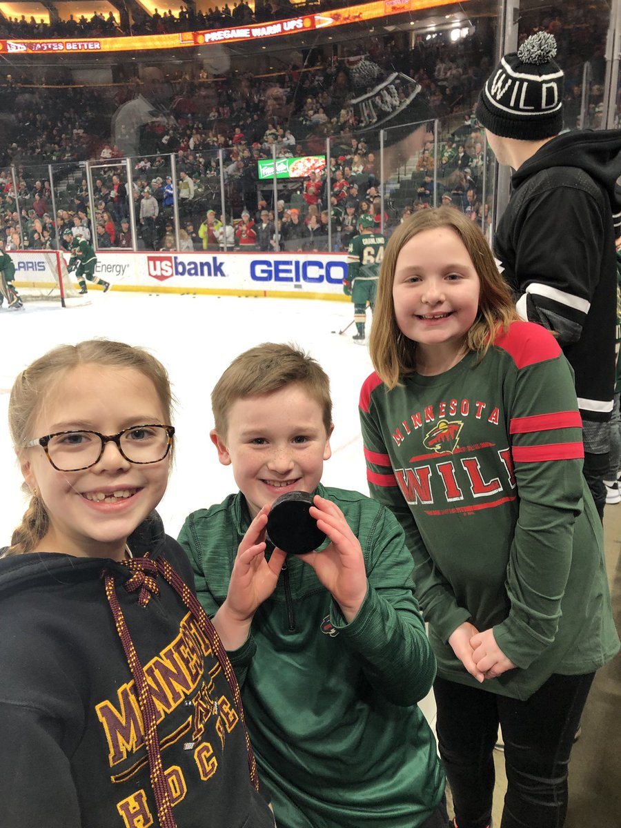 stelter78's tweet photo. #HDMN2019  Granlund threw a puck to Ty tonight!!! https://t.co/UPJNH7TRTi