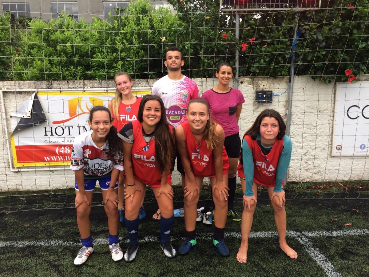 prafrentefc's tweet photo. Continuamos, na volta do time, fomos felizes em mais uma Vitória, em 3x0 (Jamille 2x⚽️ Sabrina 1x⚽️)sobre o time É as Gurias, mesmo jogando com alguns Guris, rsrs 
Pecamos nas finalizações, mas serviu de aprendizado pro próximo
#EOPraFrente
#EOsGuri
#TeveCaneta🖊 https://t.co/k4XGfdrw2D