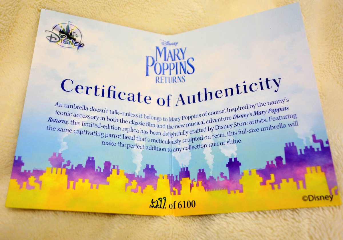 昨日ストアで買ったメリーポピンズの傘開封☂️なかなかシックな感じで