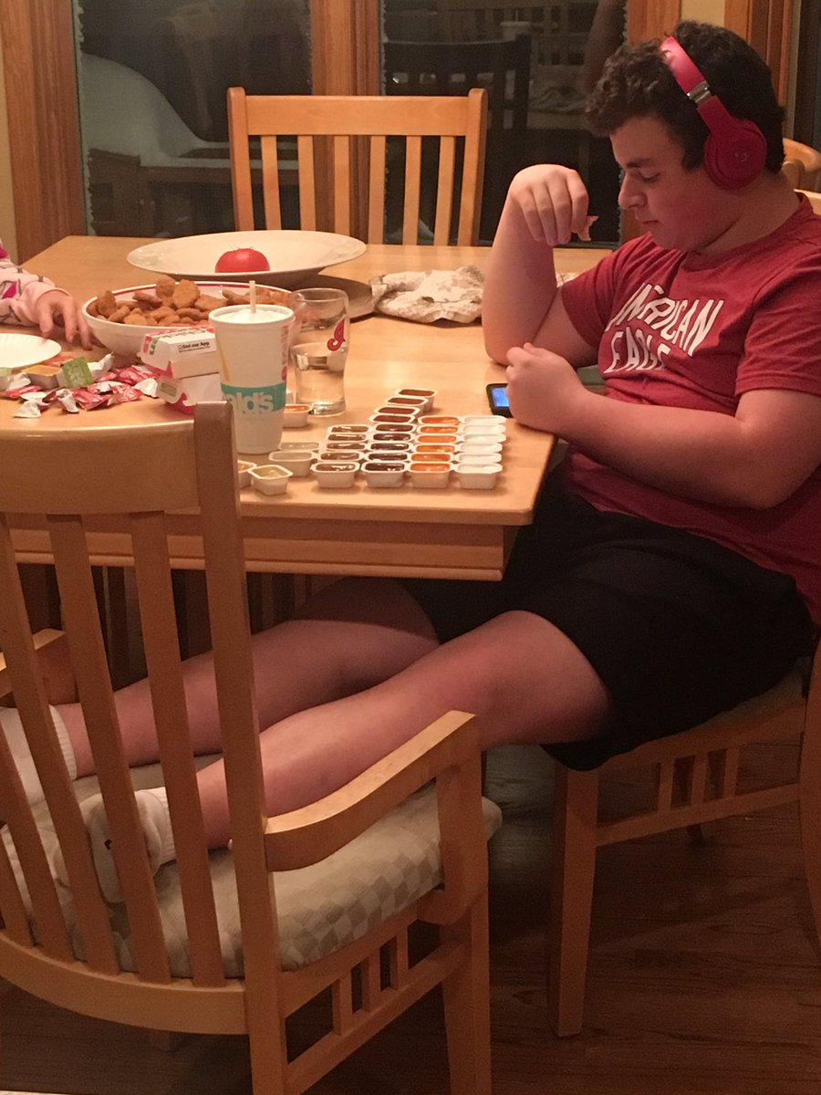 Q1 update: Connor 55. Nuggets 37.
Outlook: impressive first quarter on both ends. I’m worried for Connor. Can he keep up this pace?? We’ll see. #MEvsNUGGETS