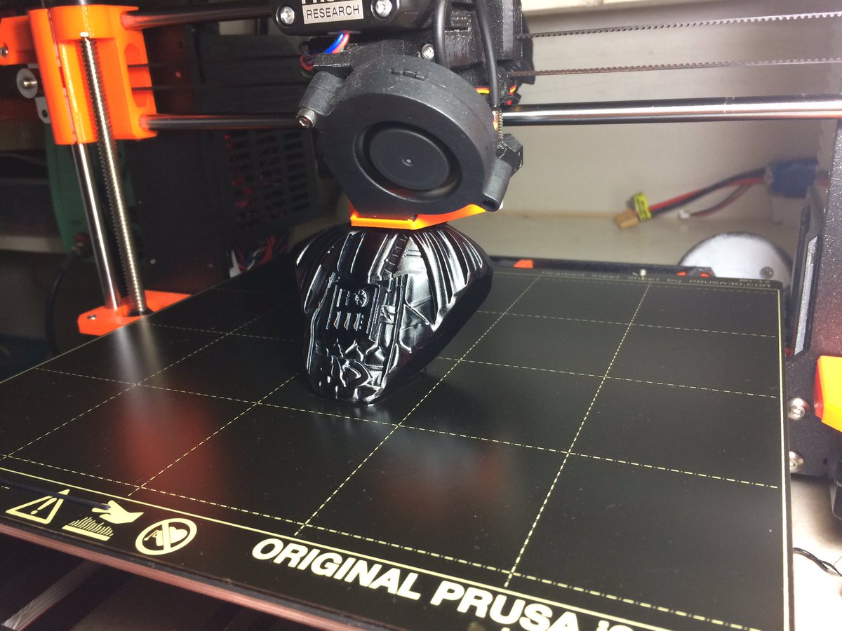 T3CHtinkerer's tweet image. Can you guess who? In 4 hours we’ll find out 😁. 
Printed on #prusaresearch #MK3 in polyalchemy elixir abyss