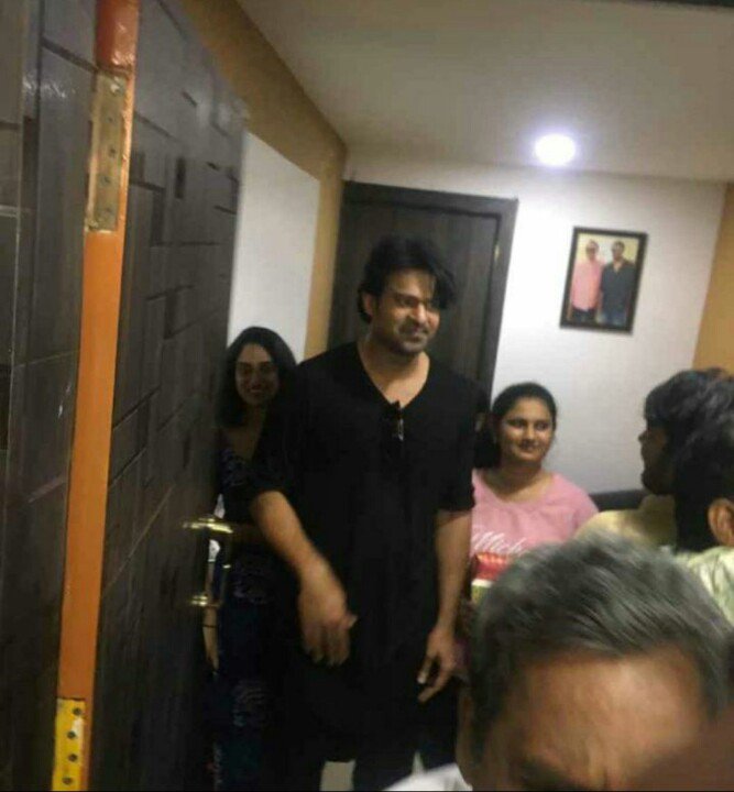 FanofRebelStar's tweet photo. #Prabhas Anna Latest One At His Home For @UVKrishnamRaju Birthday Celebration 😍😍 https://t.co/EZMVWsTJqF