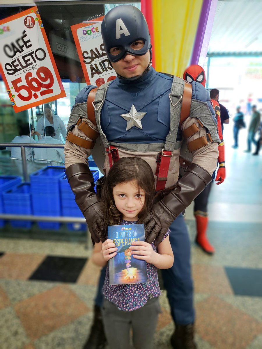 EmHerois's tweet photo. @ChrisEvans Chris I m captain América in Brazil https://t.co/8yPrUlQ0Bc