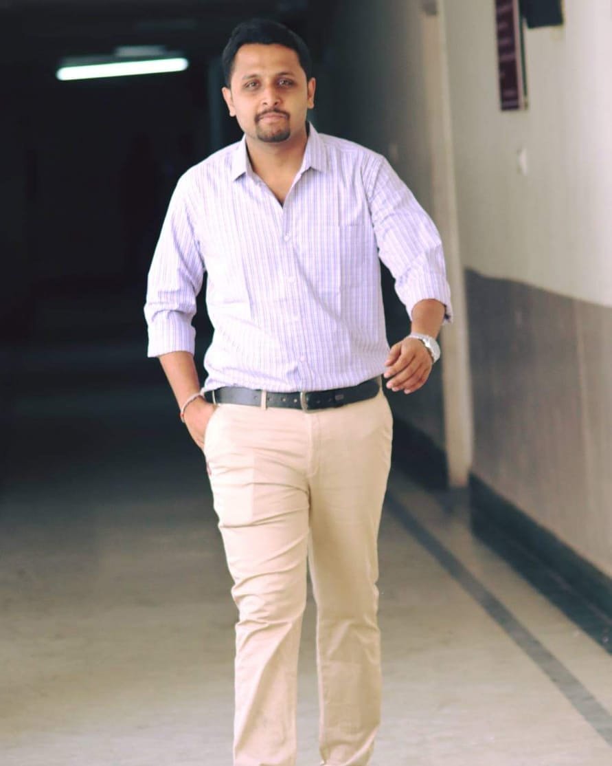 ManOfTales's tweet photo. Meet #AmithSharma #backgroundmusic #director & #musicarranger of #webseries #JaiRamJiKiNetaji #comedy #satire #politics #bureaucracy #chiefmin
#Trailer link here, episodes coming soon on our @YouTube channel
https://t.co/wSYovHdX7d
Do watch,like & share it & subscribe to us https://t.co/CxN1QYKOdS