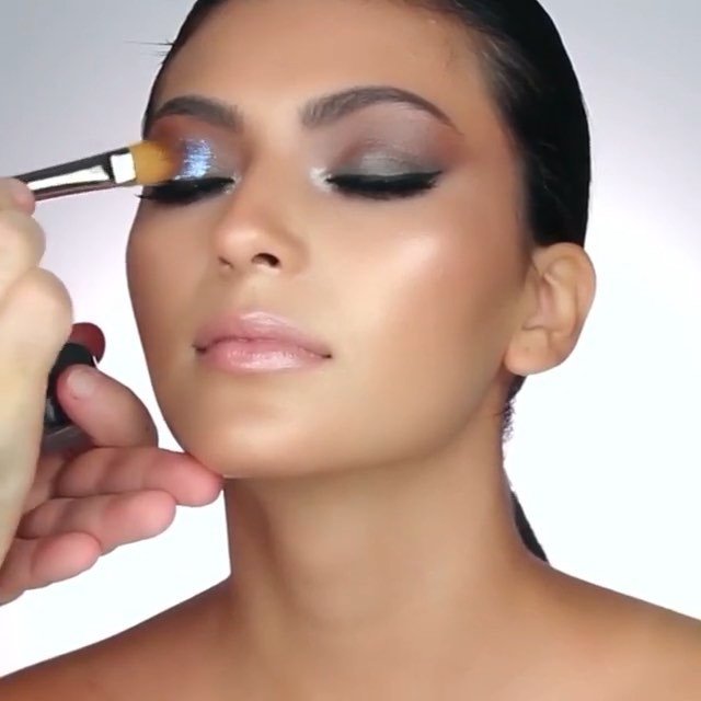 thelookallstars's tweet photo. Omg we absolutely loved every step of this look! Wow! Created by @jordanliberty 😘 #tlas_featured
・・・
Would you rock this look? 🤩
・・・
Makeup and video by @jordanliberty hair by @valsbeautybox ✖️ @danessa_myricks exposed colorfix, @stilazzi jet bor… https://t.co/pZAC3eacjn https://t.co/N8CDC56vge