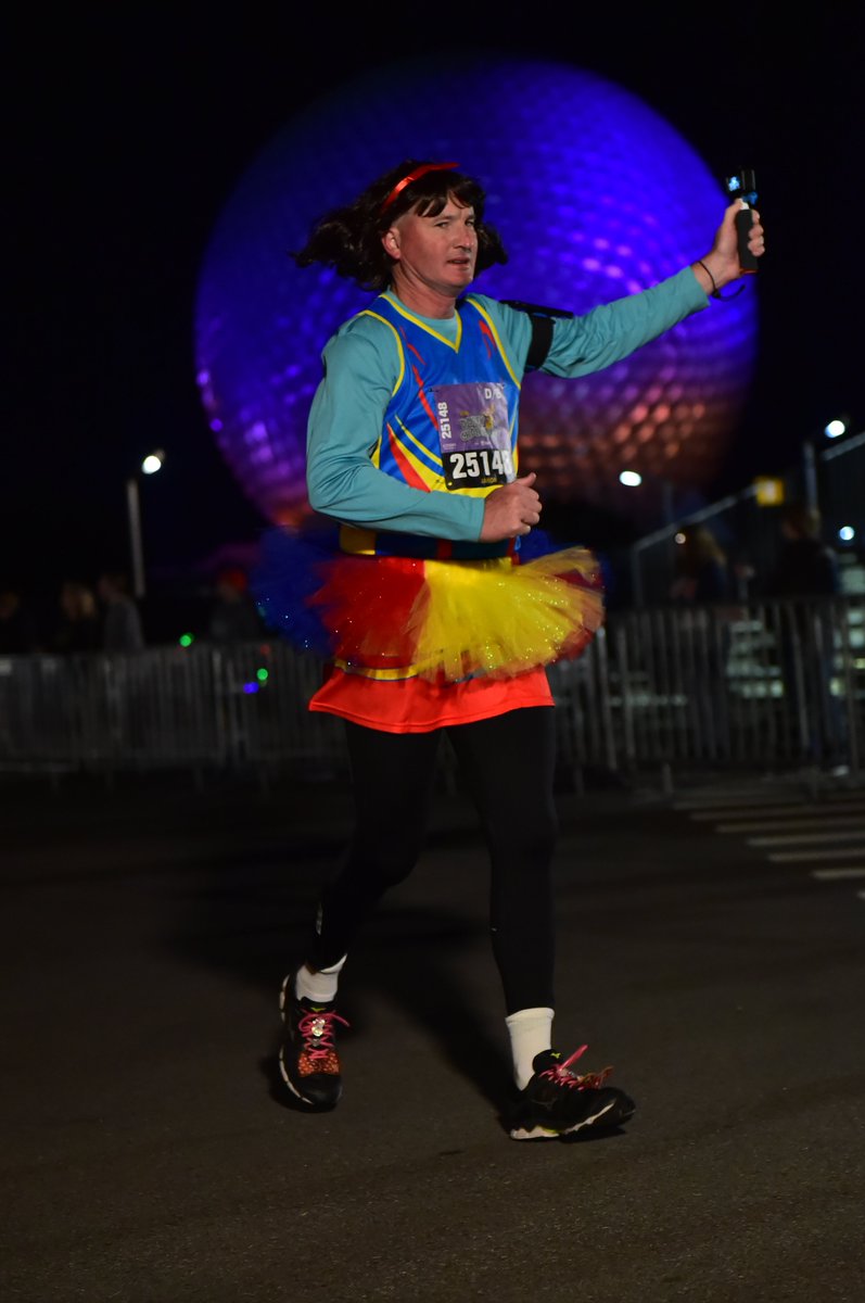 JaseAURunner's tweet image. #SnowWhite passing #SpaceshipEarth during #WDW5k during #WDWMarathon #DopeyChallenge #runningtutu by @26.tutu #running #instarunners #sydneyinstarunners #rundisney #disney #runsintutus