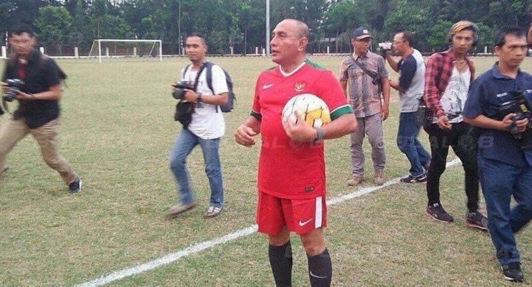 jackbabys's tweet photo. Pak Edy mundur.. JokDri maju.
Habis Gelap Terbitlah Gledek #EdyOut #PSSI https://t.co/KN6AmzL7K8