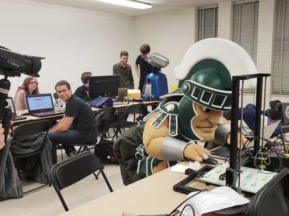 SpartaHack's tweet photo. 12 HOURS REMAIN! Between the hackers, organizers, sponsors , and Sparty, everyone is having a great time at #SpartaHackV! https://t.co/pwGojWUNJK