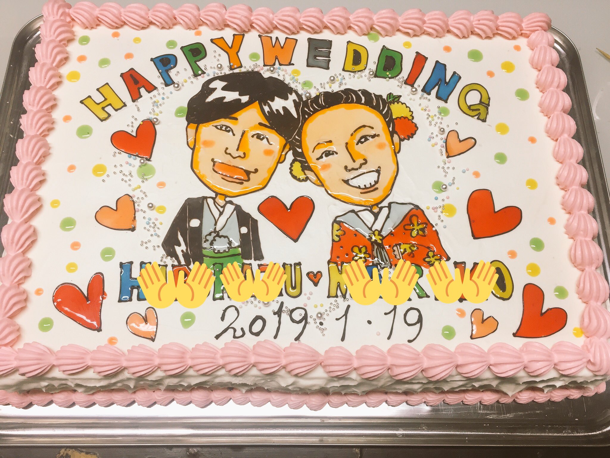 cafe 中崎町 中崎町cafeです 雨の日曜日ですが 元気にオープンしております 先週オーダーいただいた似顔絵 ケーキ ウェディングケーキは北新地へお届け Radwimpsの洋次郎ケーキは ｊｒ野田駅前にオープンした 満点の空 さんからのご注文でした