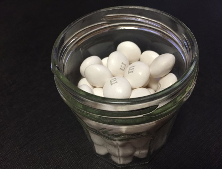 natsuko_84's tweet photo. Yeah ! Yeah !!
m&m's WHITE !!
⚪️⚪️⚪️⚪️
#white_chocolate
#peppermint
😋😋😋😋 https://t.co/Y9tDt1jJ7L