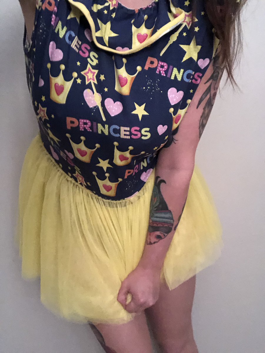 Mommabat13's tweet photo. Just a happy little princes with her new @OnesieDownunder onesie from @DisBabyBat #abdl #diaperlover  #abdlbabygirl https://t.co/CrtoVzpIJx