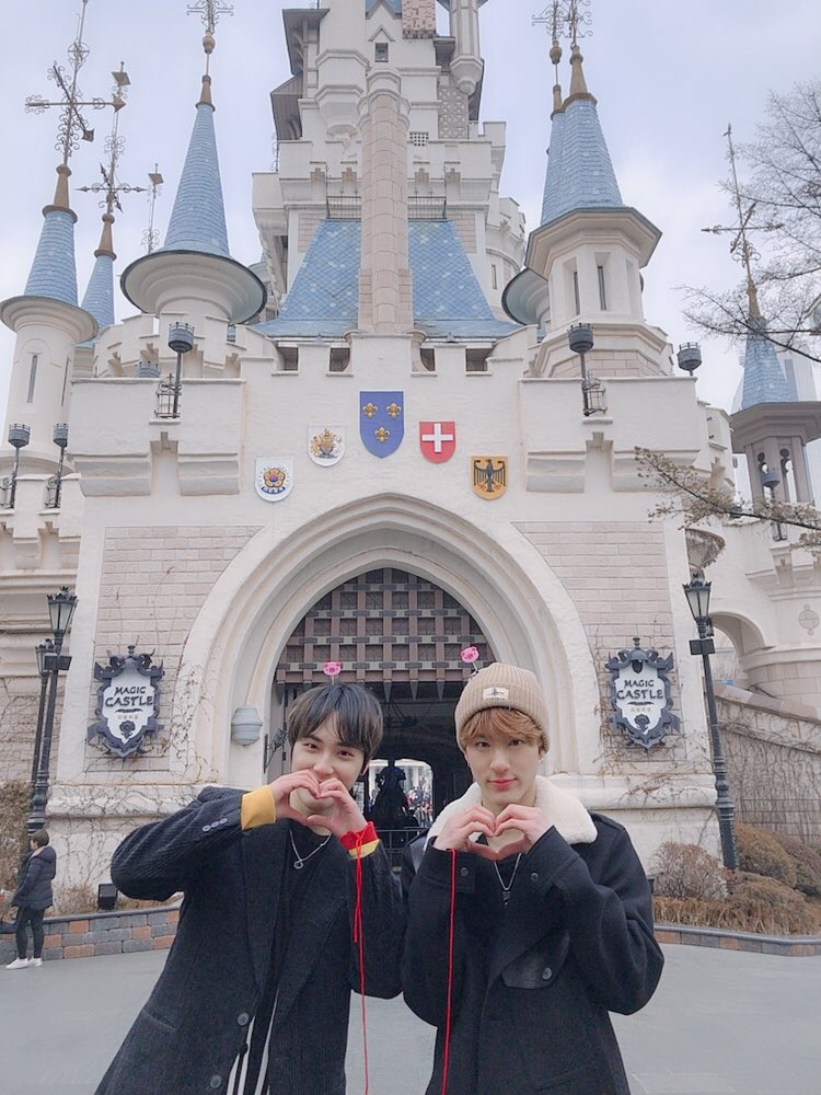 WE_THE_BOYZ's tweet photo. [에릭] ‘THE CASTLE’~~~ ㅋㅋㅋㅋㅋ.... 이젠 정말루 일주일도 안 남았네요..!!! 넘 기대된당 ㅎㅎ 만나는 그날까지 우리 더비 행복하고 건강하기! 러브유 ❤️🏰

‘THE CASTLE’ hahahahahaha! �� not even a week left now...! nervous but excited! 😊💪 https://t.co/4RfNKe9JmF