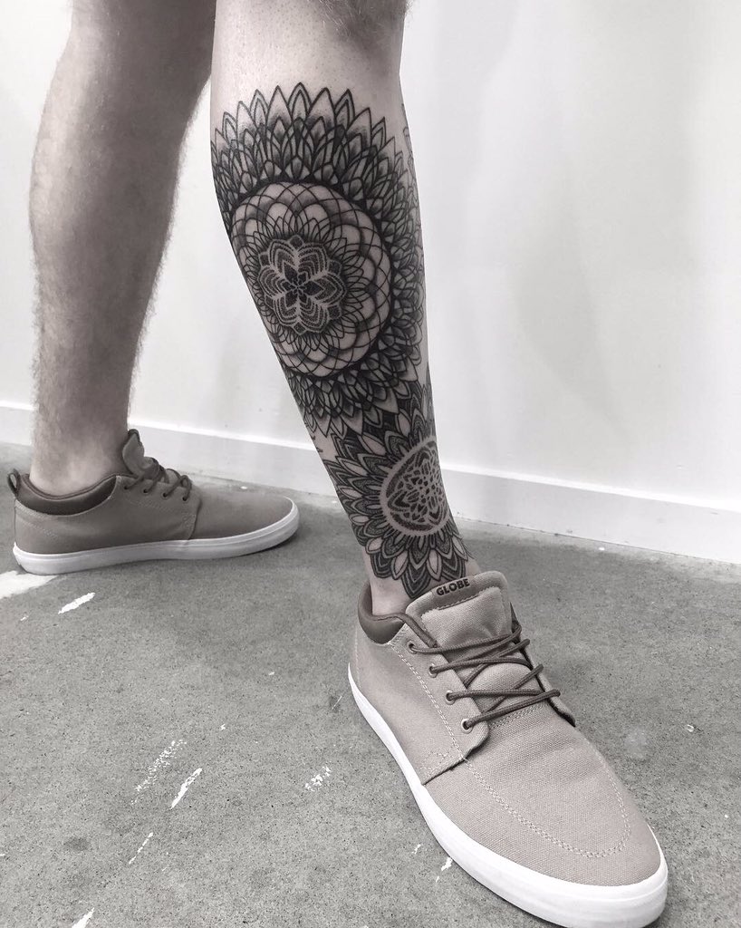 Beginnings of a leg sleeve. https://t.co/VbwUdycNJQ. 