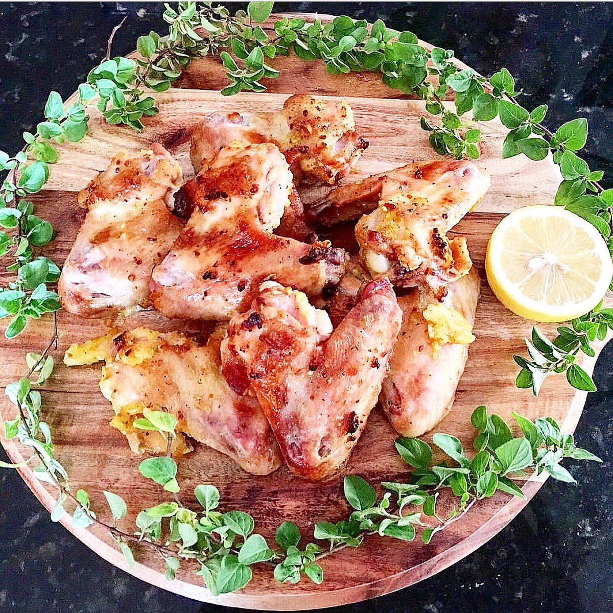 My Greek Style BBQ Chicken Wings Marinated In 4 Ingredients. Oregano Oil, Smoked Garlic, Vegeta Gourmet Stock & Lemon.
.
NOTE: Recipe Link In Bio
.
 #greekflavours #chicken #chickenwings #cooking #bbq #food    #lemon #smokedgarlic #oregano #vegetagourmetstock #sydneygirlmagazine