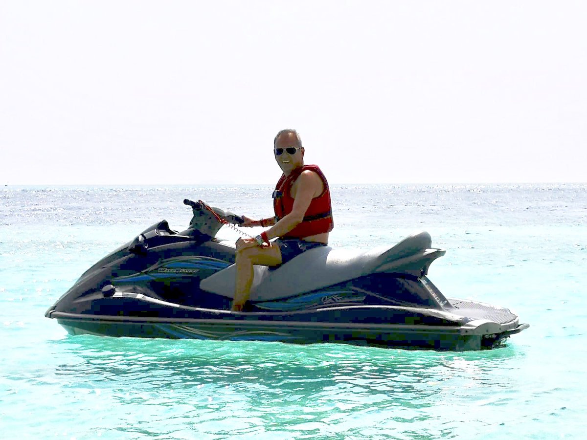 arnomueller's tweet photo. der alte Mann, das Meer und der Jetski. #1046RTL #ArnoMueller https://t.co/WwvilEPR1A