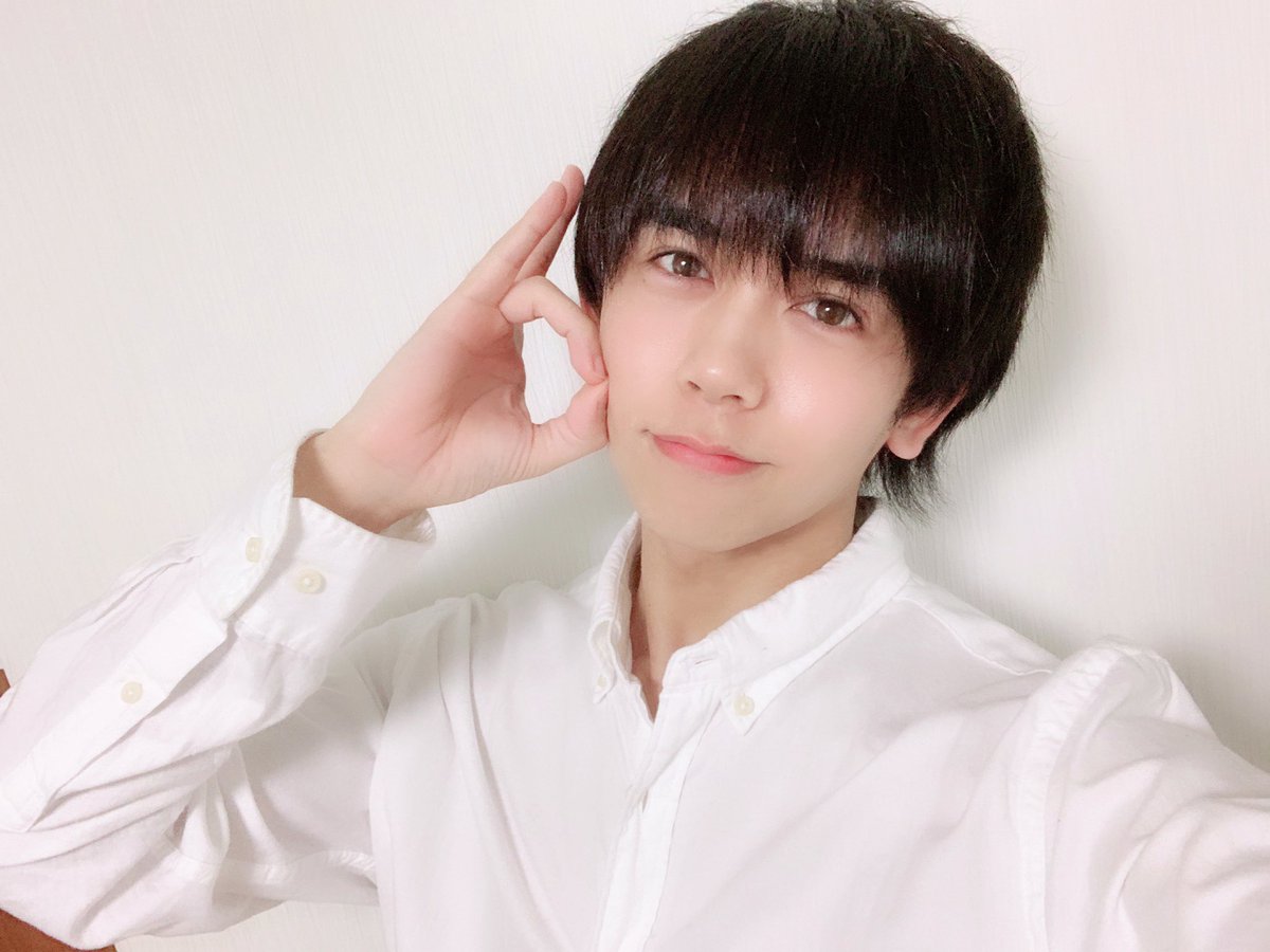 白服 on X: 