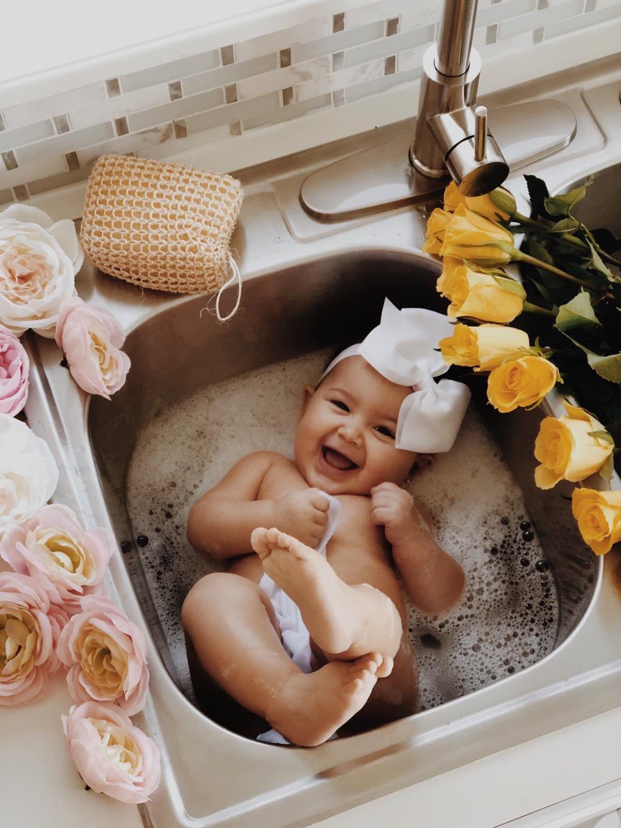 robinsonmontas's tweet photo. I’m convinced my niece is a Gerber baby ❤️🤧 https://t.co/DB2wPA0bR9