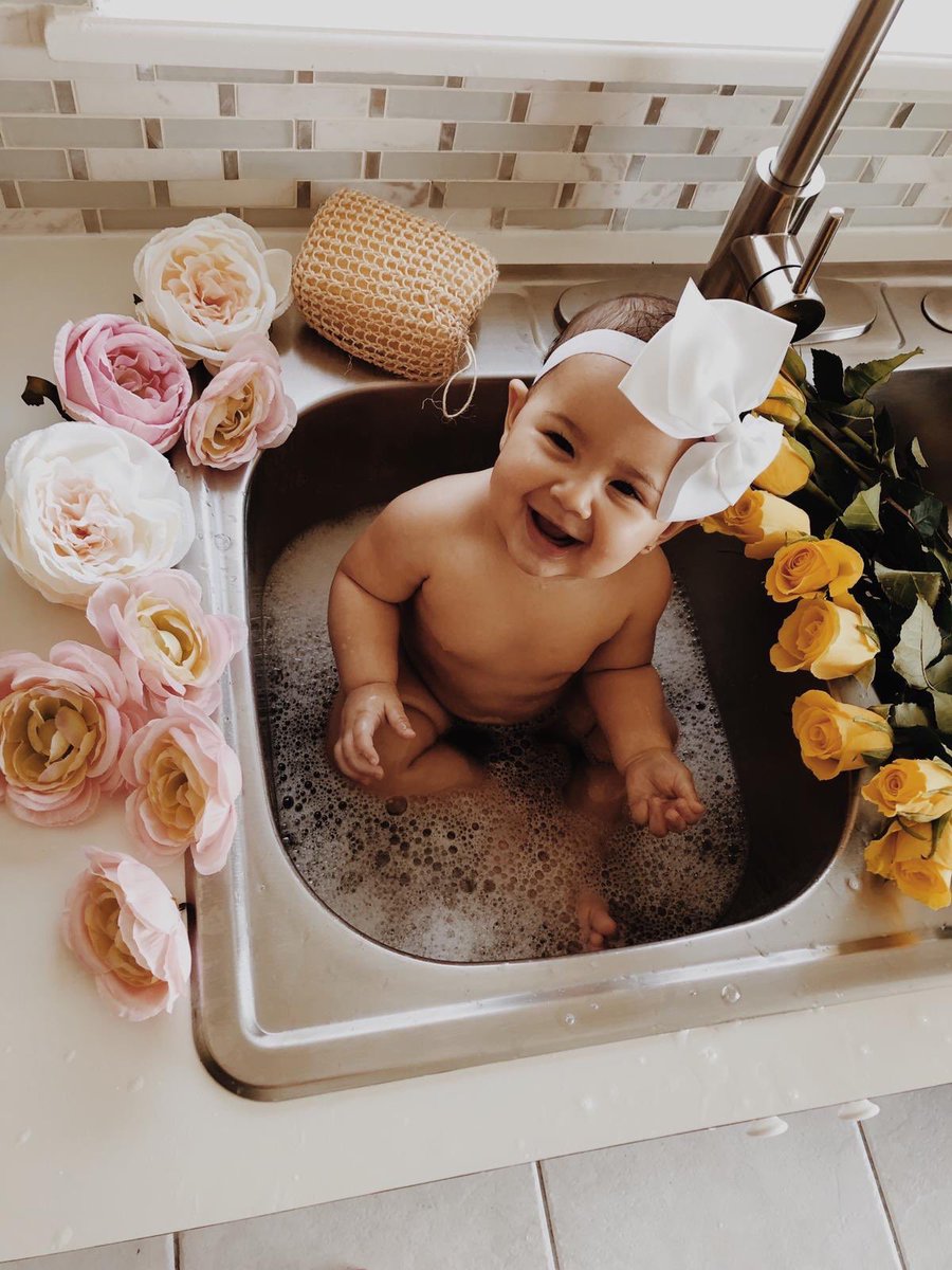 robinsonmontas's tweet photo. I’m convinced my niece is a Gerber baby ❤️🤧 https://t.co/DB2wPA0bR9