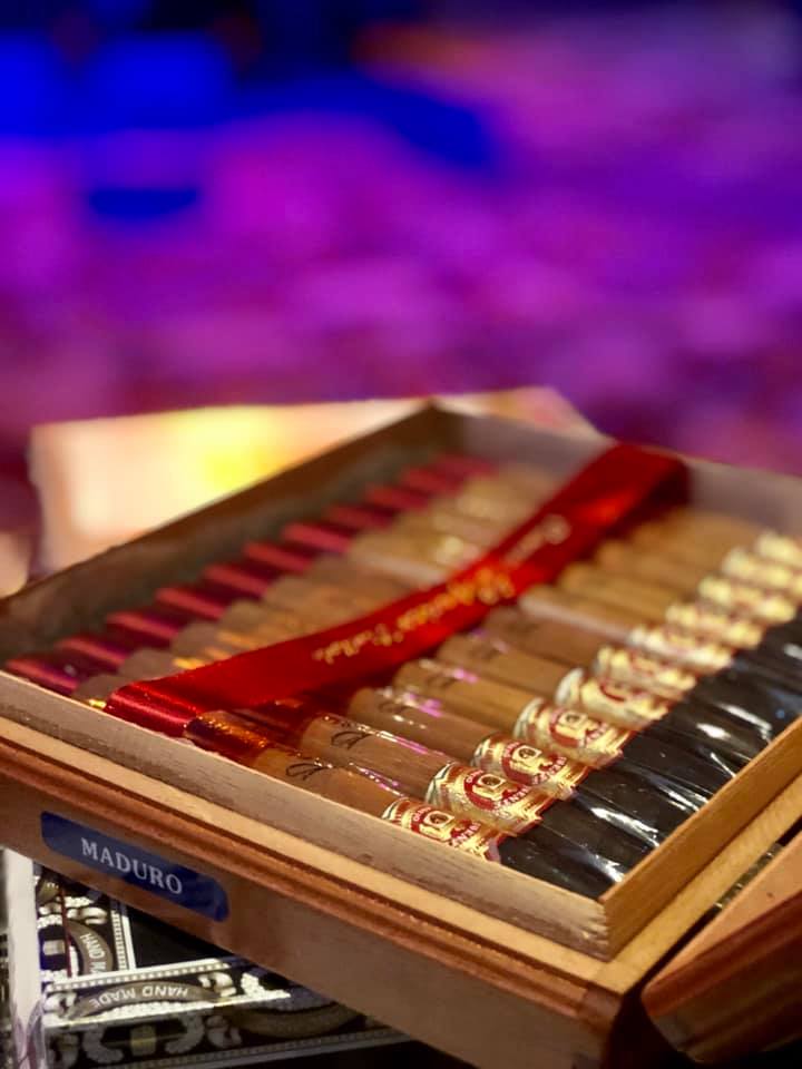 litcigar's tweet photo. What an incredible evening! Thank you for making #Winterfest so phenomenal! Good food, good friends and... GREAT cigars! Cheers!🥂🌟 https://t.co/OifATpSxNh