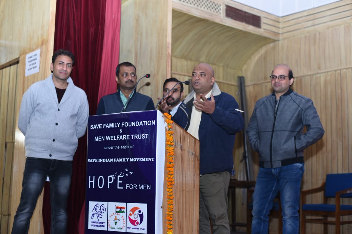 Susheel_Kataria's tweet photo. Sussanne Khan on MeToo movement: Lot of pretence and false allegations
#Hope4Men is here again to help
How can you save urself from #Fakecases
#MeTooShield
@KapilMishra_IND
@iHrithik
@SimplySajidK
@mjakbar
@VinodDua7
@nanditadas
@mrrajatkapoor
@vivekagnihotri https://t.co/eA37Rfl9Kj