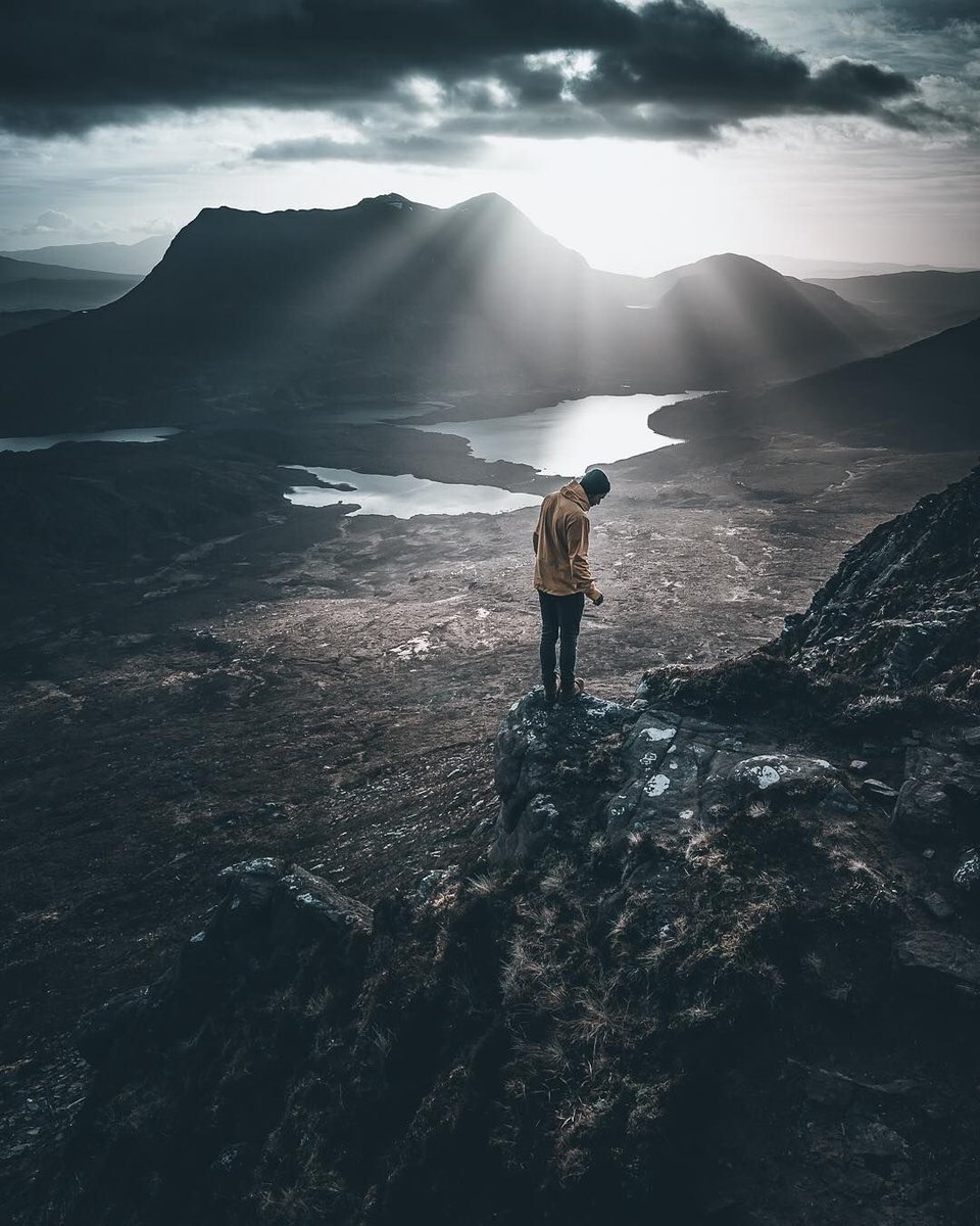 Life is short, explore while you can 👌
📸 bluemoonthecrew
.
.
.
.
#exploretheworld #amazinghikes #visitscotland #greatbritain #mountainview #ukbrand #beaniehats #warmears #independentbrands #thegreatoutdoors