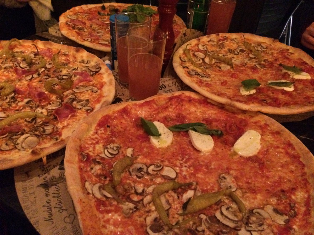 AuxStudents's tweet photo. Are you also tired of learning? Why don't you take a break from your hard work and relax with some delicious food at the L´Osteria? They serve great pizza and - let's be honest - pizza is always a mood elevator! #hsa_you #hsa_me #exams #pizzaislife #pizzaislove https://t.co/vmvvzwkH9E