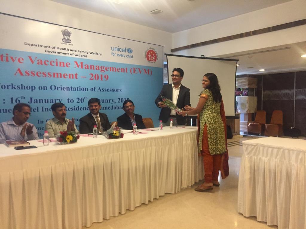 snehiil's tweet photo. #Valedictory #EVMA setting platform for the desired outcome to ensure Immunization cold chain resources at required place @Lokeshl85 @ginishagupta @ErHiteshKumar1 @NarayanGaonka16 @agarwalvijay10 @rajatgarg123 @DrYasminAHaque @DrBhriguKapuria @LovingVaccines @mayankbhagwat @gavi https://t.co/Jm7iZk2iu0
