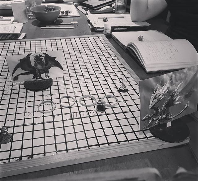 mbddarkstar's tweet photo. As we approach the final confrontation and the world-ending event, the party spends the night facing off against some strange dragon-like creatures from another plane while up on the city walls. #dnd #d20 #dnd5e #dungeonsanddragons #dragons #fifthedition… https://t.co/m68yEohti8 https://t.co/m0CfuRdWKV
