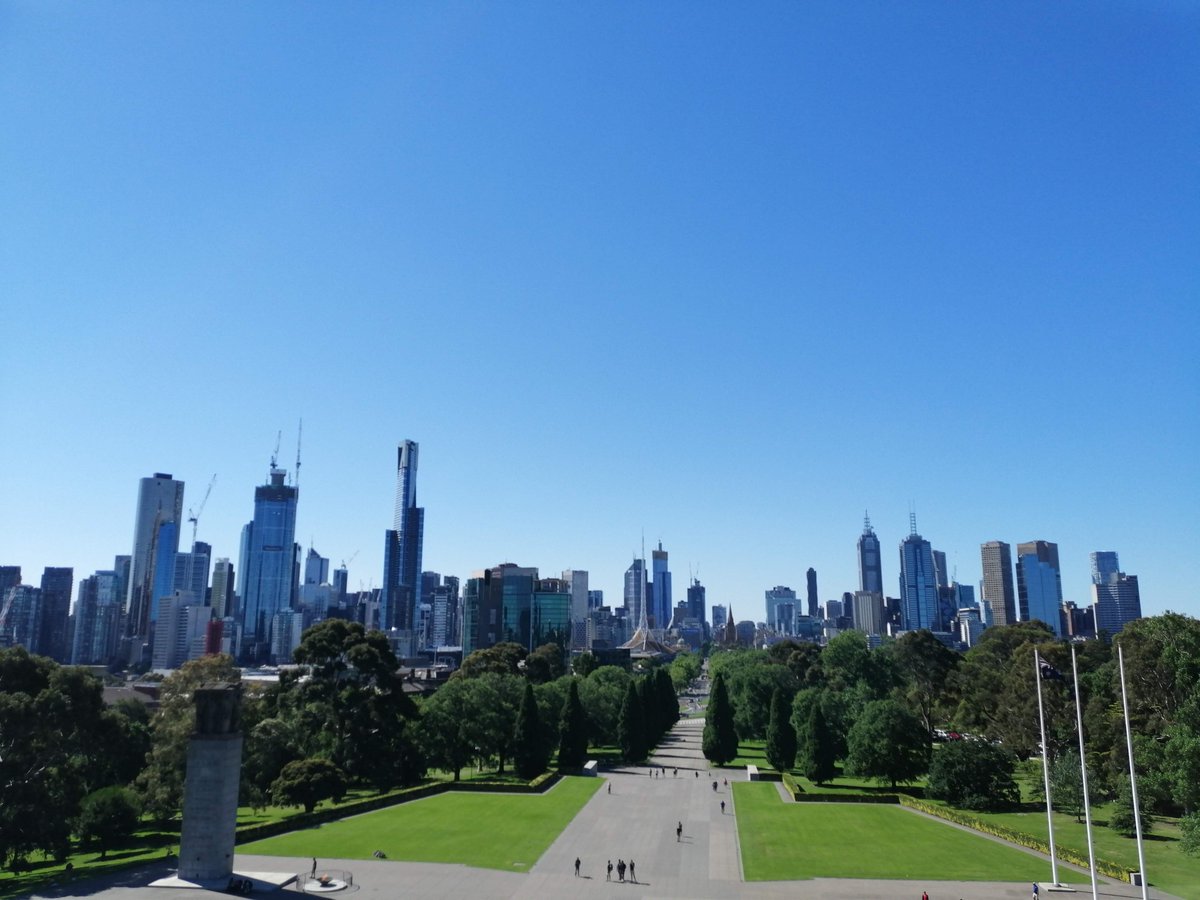 MySpecialPlanet's tweet photo. Melbourne Skyline. #ClearSky @Melbourne @ThePhotoHour https://t.co/eVuMwwiNs6