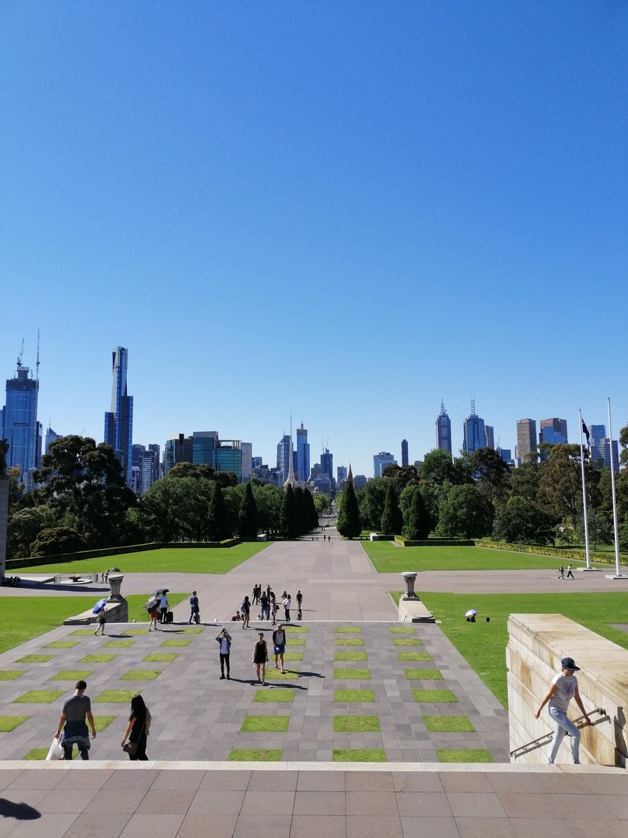 MySpecialPlanet's tweet photo. Melbourne Skyline. #ClearSky @Melbourne @ThePhotoHour https://t.co/eVuMwwiNs6