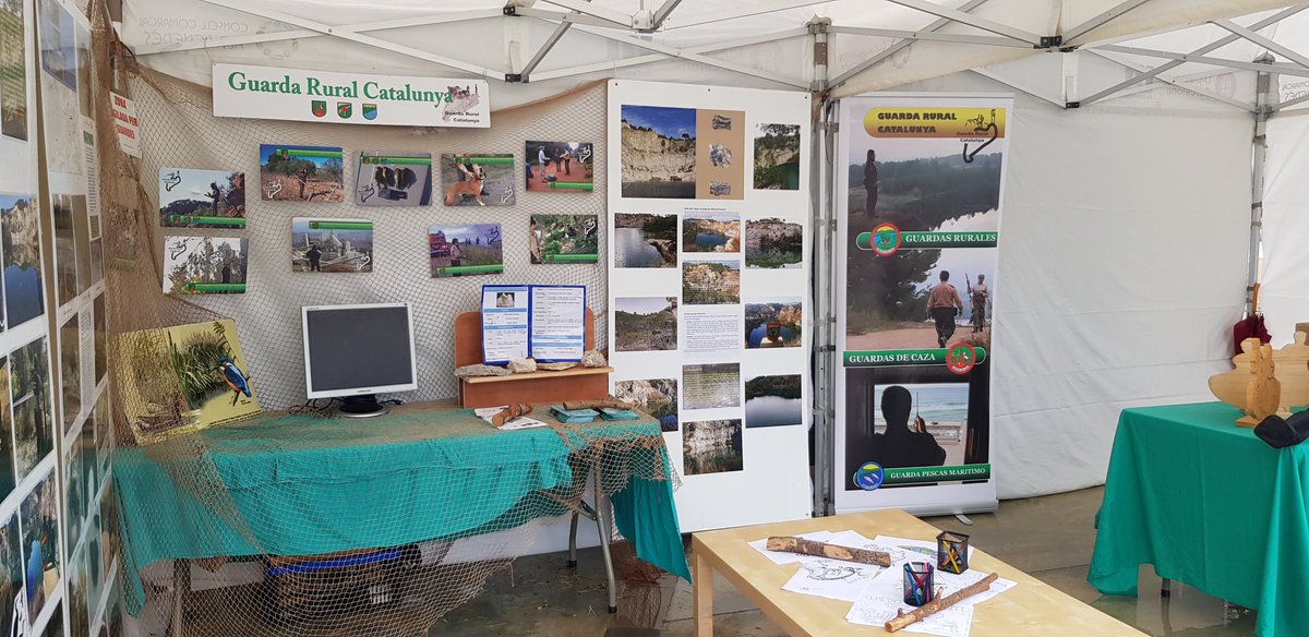 GuardaRuralCata's tweet photo. Aquest matí hem participat en La Fira del Duatlò dels Pelags a Vilobí del Penedès. Difonent la figura del Guarda Rural. https://t.co/2aQHgidT0o