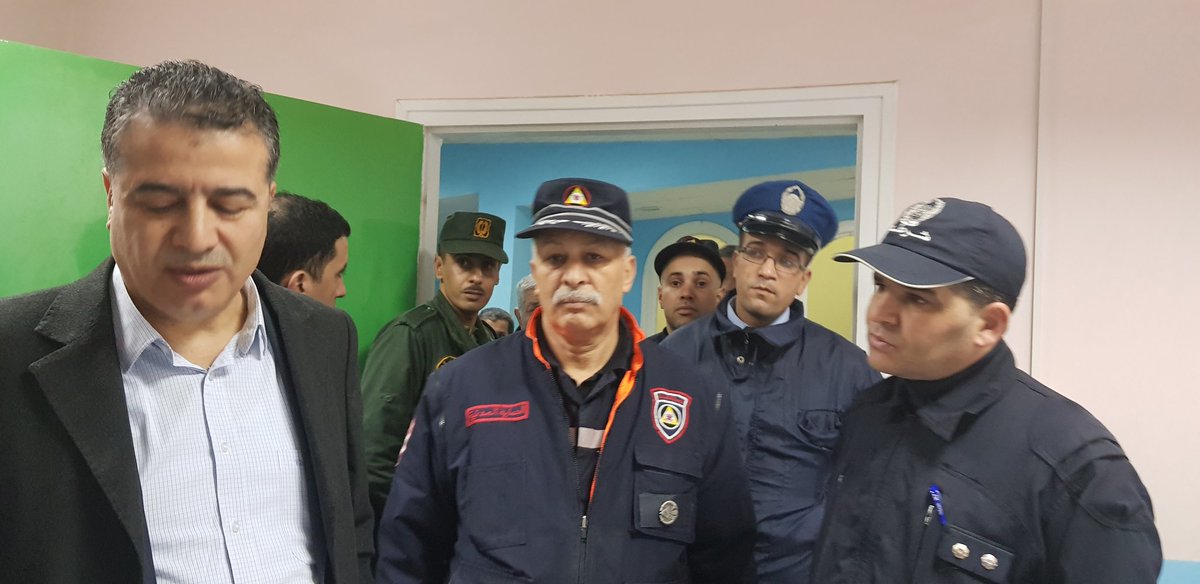 WTipasa's tweet photo. تنقل والي تيبازة ورئيس المجلس الشعبي الولائي وقائد مجموعة الدرك الوطني ورئيس امن الول��ية ومدير الحماية المدنية ورئيس بلدية حجوط رئيسة دائرة حجوط إلى مستشفى حجوط الموقوف على التكفل بضحايا حادث المرور بحجوط. https://t.co/E0G0921BF1