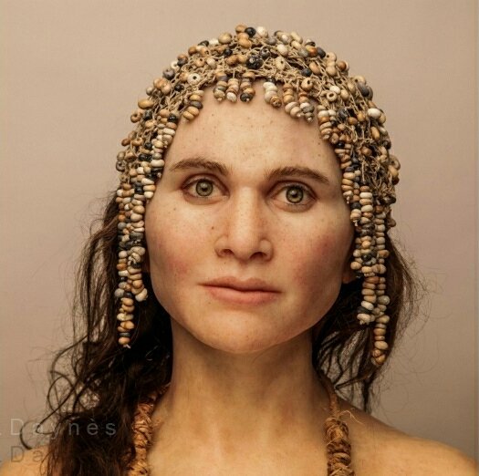 ticiaverveer's tweet photo. Through this remarkable facial reconstruction by Elisabeth Daynes, we are looking at the face of a woman who lived around 15,000 years ago in the area of Cap Blanc in present-day France. 

https://t.co/DB1D44FFlv https://t.co/XPap2PYl0H