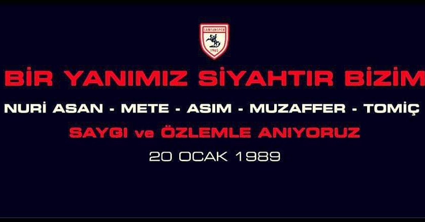 20 Ocak, otuz yıl önce kırmızı ve beyaza siyahın eklendiği acı bir gündür.
Samsunsporun teknik direktörü, oyuncuları ve otobüs şoförü kardeşlerimizin elim bir kaza sonucu Hakka yürüdükleri gündür,
Ruhları şad olsun, 
Mevlam rahmetiyle muamele eylesin.
