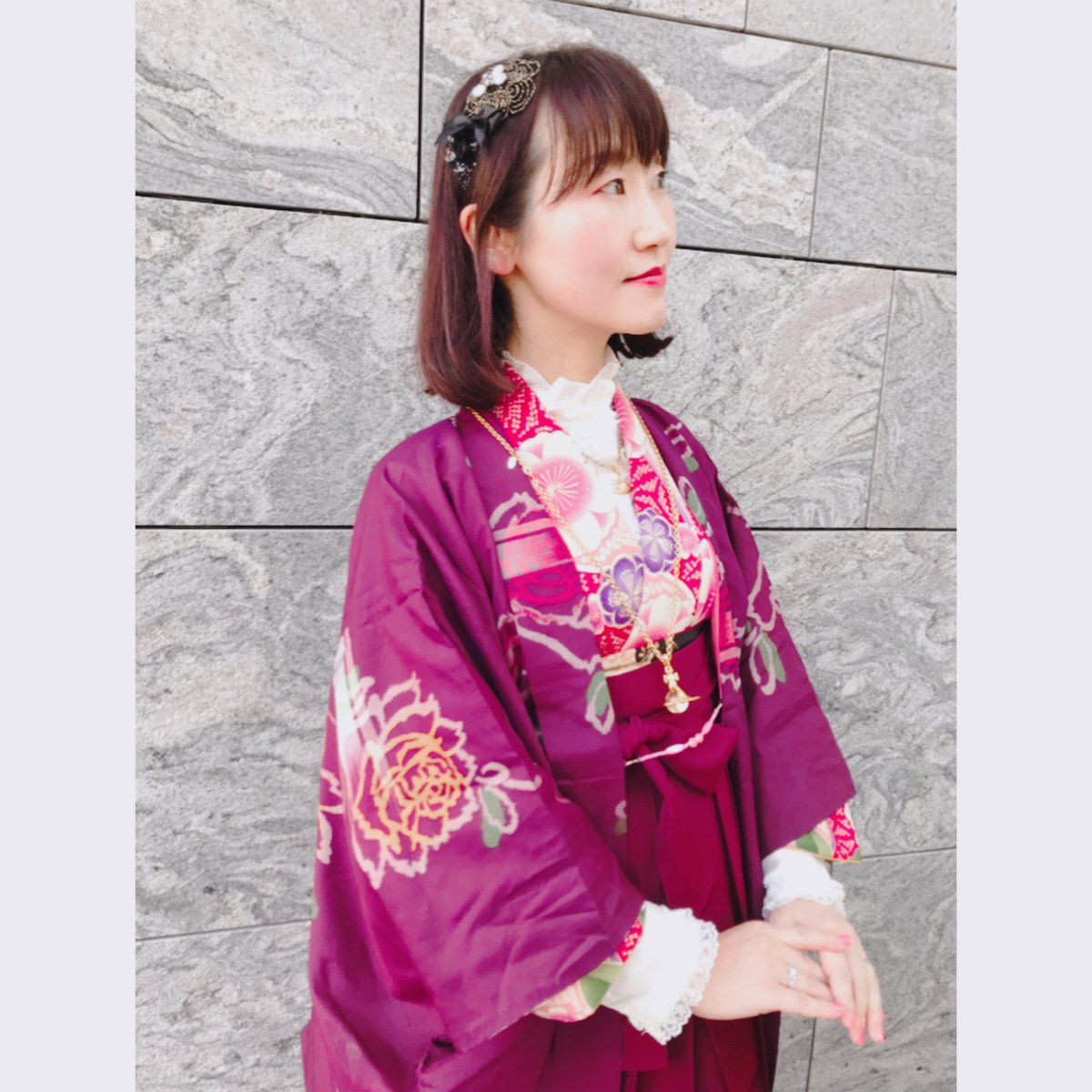 うさぎじるし 前からやりたかった 袴 ブラウス の 和洋ミックス レトロコーデ アクセサリー は Viviennewestwood オーブ ネックレス 2種類 暖かめだったので マント で 明治ファッション 大正ロマン レトロ モダン なイメージで うさぎじるし 前からやりたかった 袴 ブラウス の 和洋ミックス レトロコーデ アクセサリー は Viviennewestwood オーブ ネックレス 2種類 暖かめだったので マント で 明治ファッション 大正ロマン レトロ モダン なイメージで