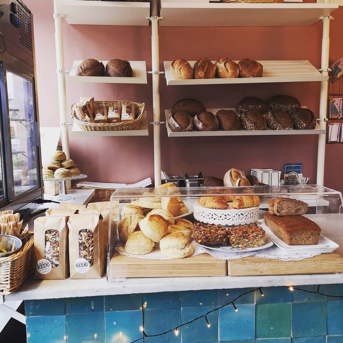 Ook op zondag zijn we open! 🥐🍞🍰☕️🥪 #homemade #sunday #utrecht #museumkwartierutrecht #biologischeten