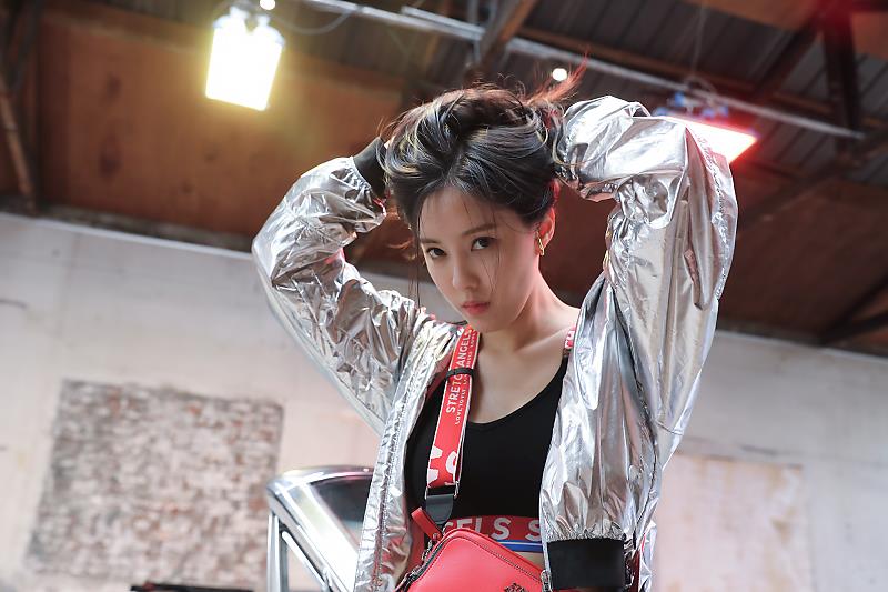 74E0H's tweet image. U Um U Um 

#효민 #HYOMIN #으음으음