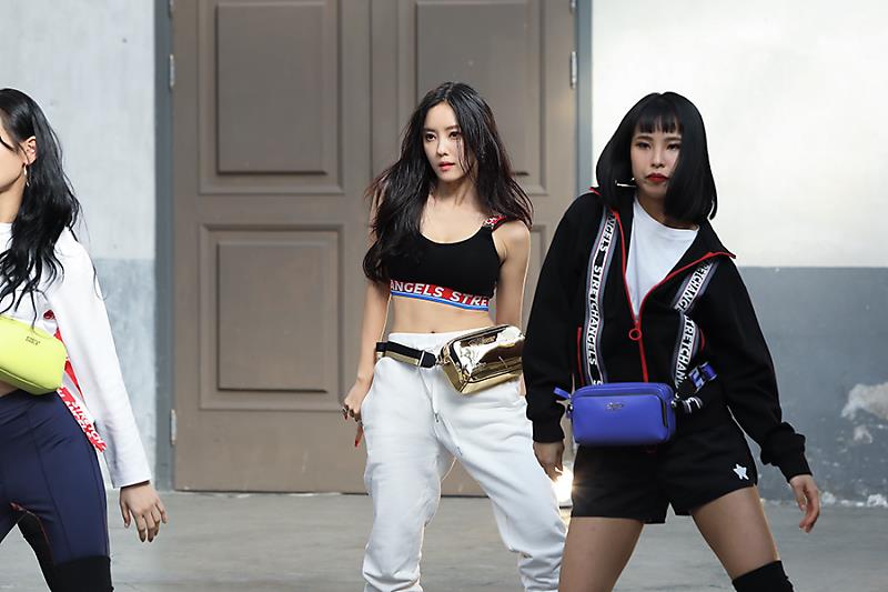 74E0H's tweet image. 🔥

#효민 #HYOMIN #으음으음