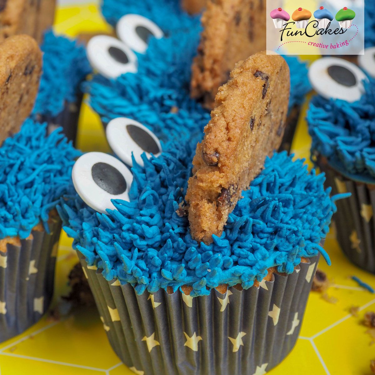 FunCakesNL's tweet image. Do you have a little cookie monster at home? Then these are the perfect cupcakes! 

Recipe: buff.ly/2DeQPH3

#funcakescreativebaking #baking #cupcakes #cookiemonster #kids #baking