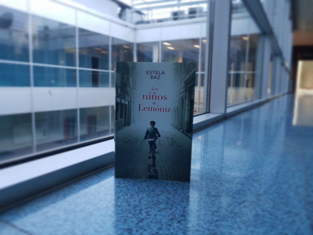 lacadiera_'s tweet photo. "Los hijos de Lemóniz" @editorialespasa es la novela que firma Estela Baz. Está centrada en el año 1978, año del ataque de ETA al reactor de la fallida central nuclear de Lemóniz. Causó 14 heridos y la muerte de dos operarios. Escuchala desde min 01:55.

https://t.co/tLymFP4vm2 https://t.co/O1B8BydtZO
